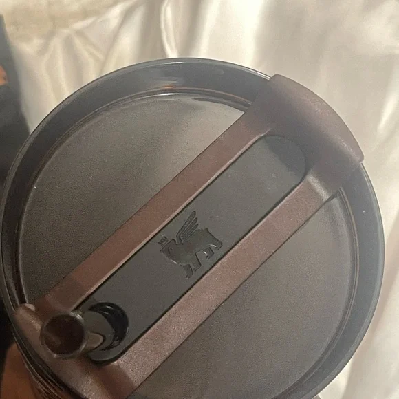 Stanley x Tyla 40oz Tumbler - Picture 4 of 4